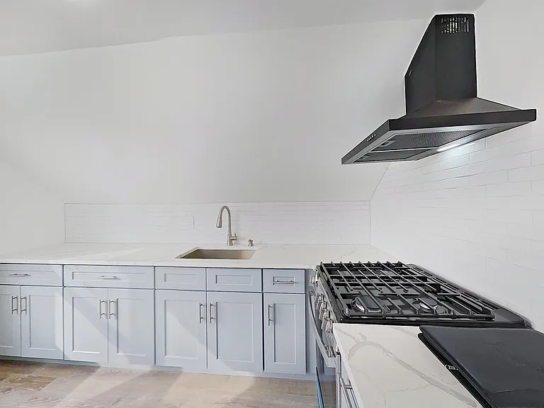 170 Sunset Ave — Photo 5