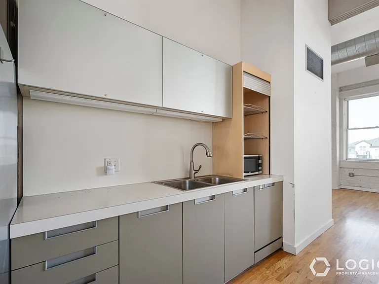 159 W Broadway #304 — Photo 10