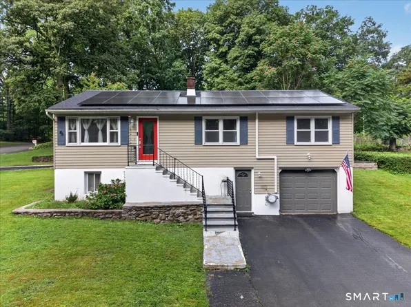 327 Lakeside Boulevard West, Waterbury, CT 06708