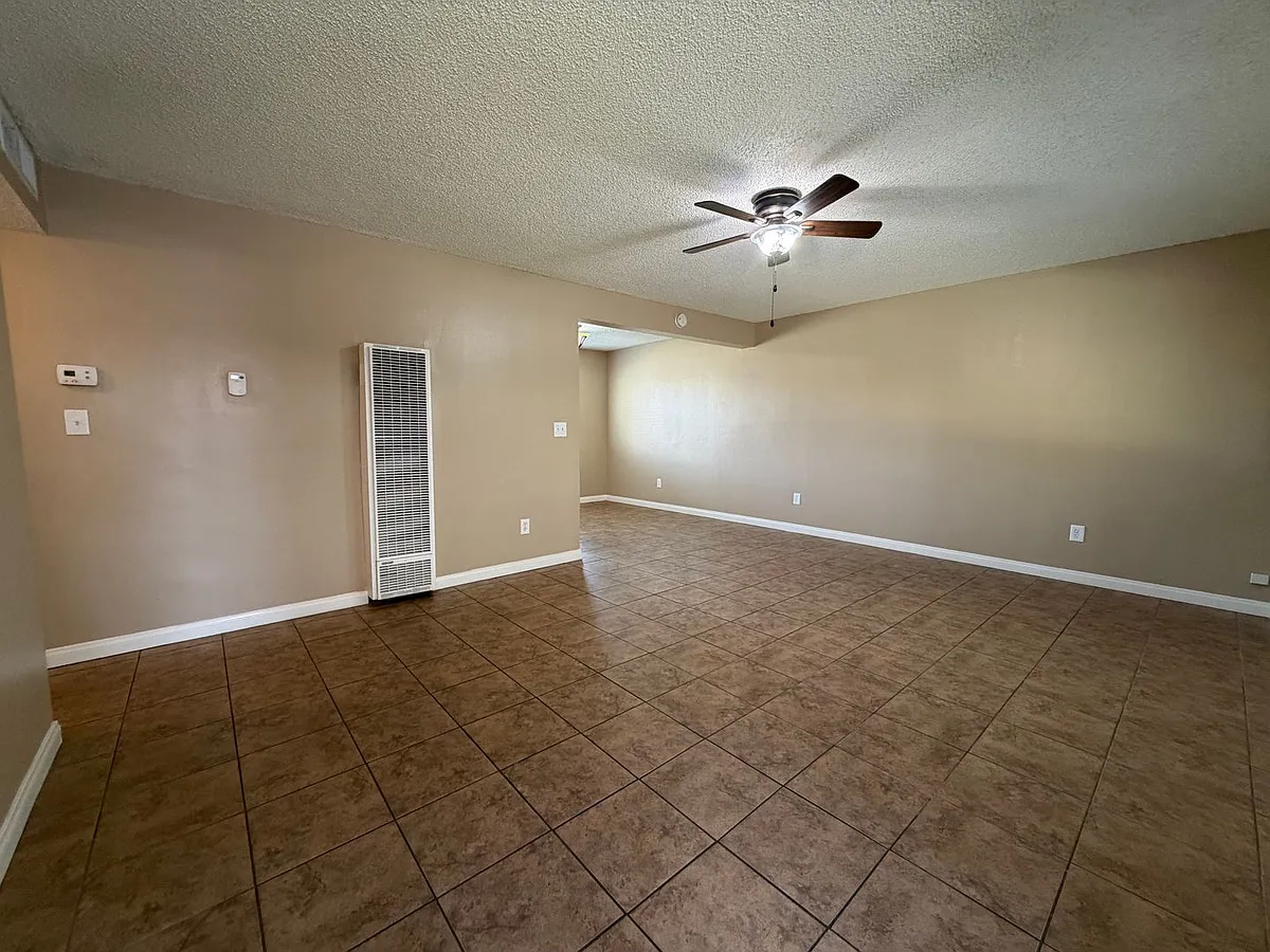 Building Photo - 2520 Bishop Dr