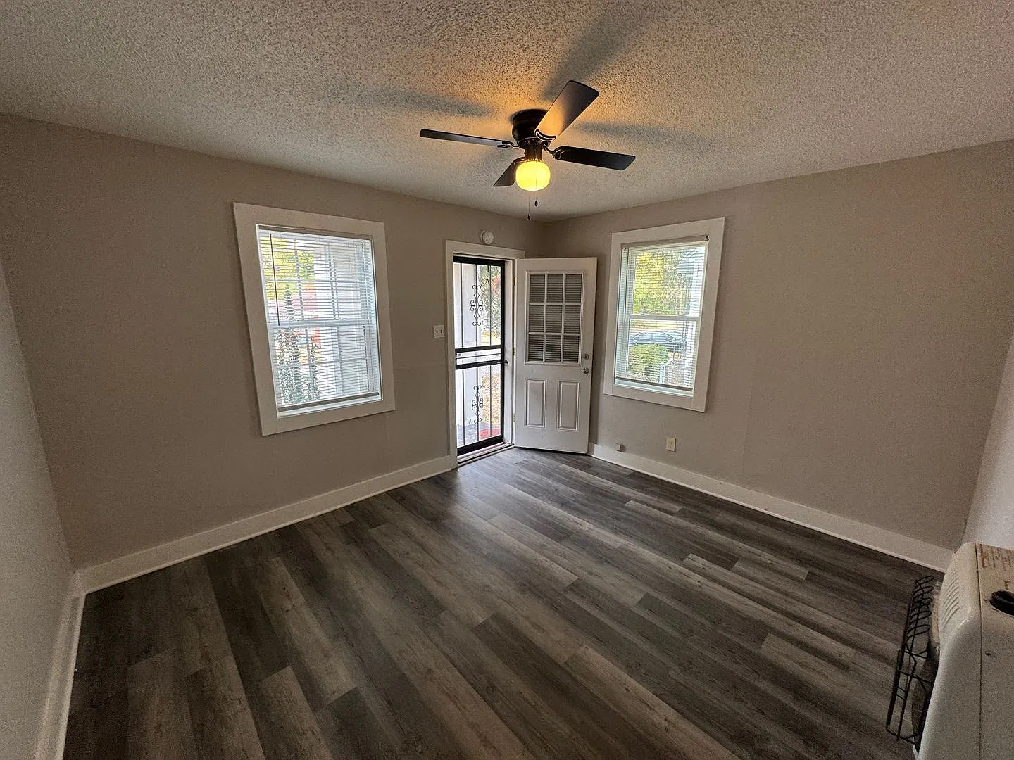 Cozy 1-Bedroom Home in Memphis-Comfort & Convenience! — Photo 2