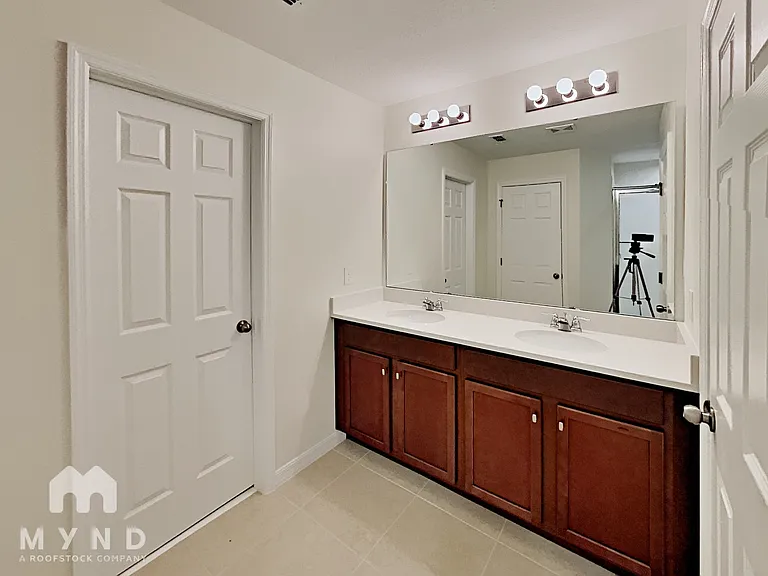 8831 Herencia Aly — Photo 17