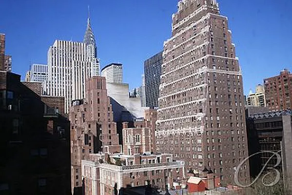 Sold by Bellmarc Realty | media 17