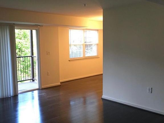 2nd image of 219 Crocker Dr APT D