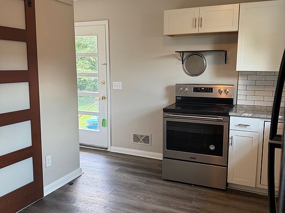 5th image of 317 Fleming Ave NE #315