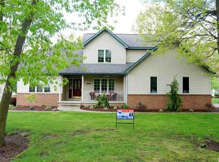 902 Sunburst Rd, Jackson, MI 49203