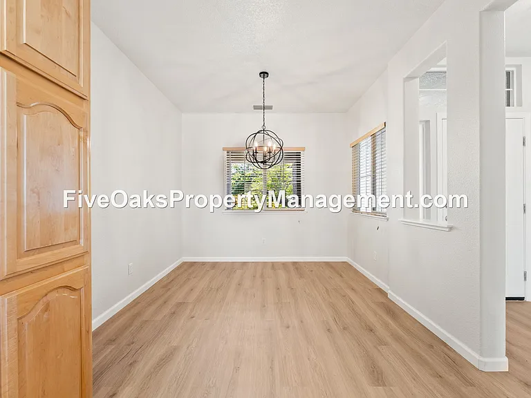 2242 Zittel Dr — Photo 10