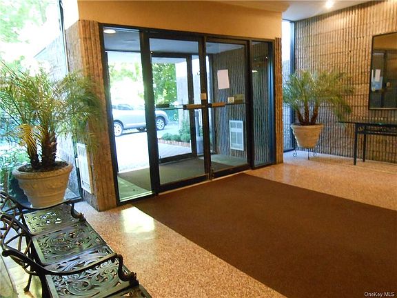 3rd image of 130 Colonial Pkwy APT 4C