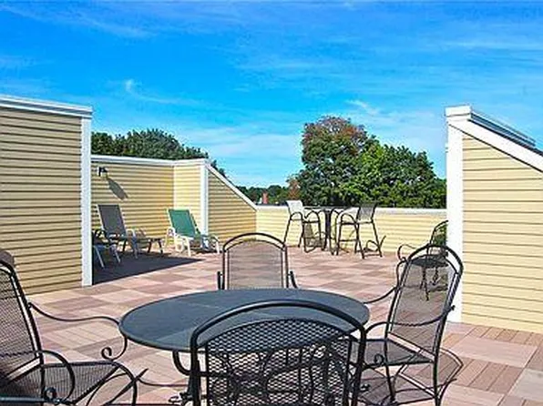 249 Islington St APT 5, Portsmouth, NH 03801