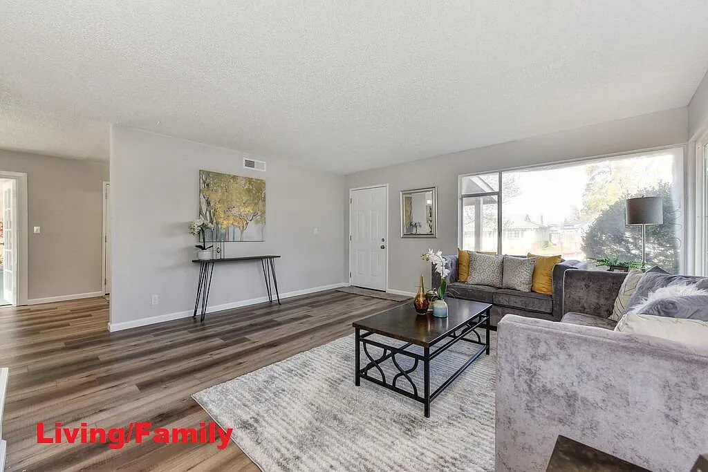 4 bed, 1400 sqft, $2,700 — Photo 3