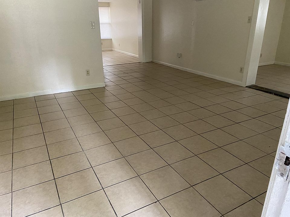 1st image of 2314 Diana Dr