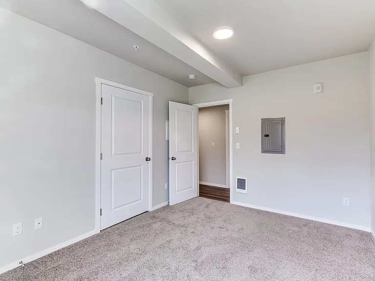 624 E 32nd St #403 — Photo 8