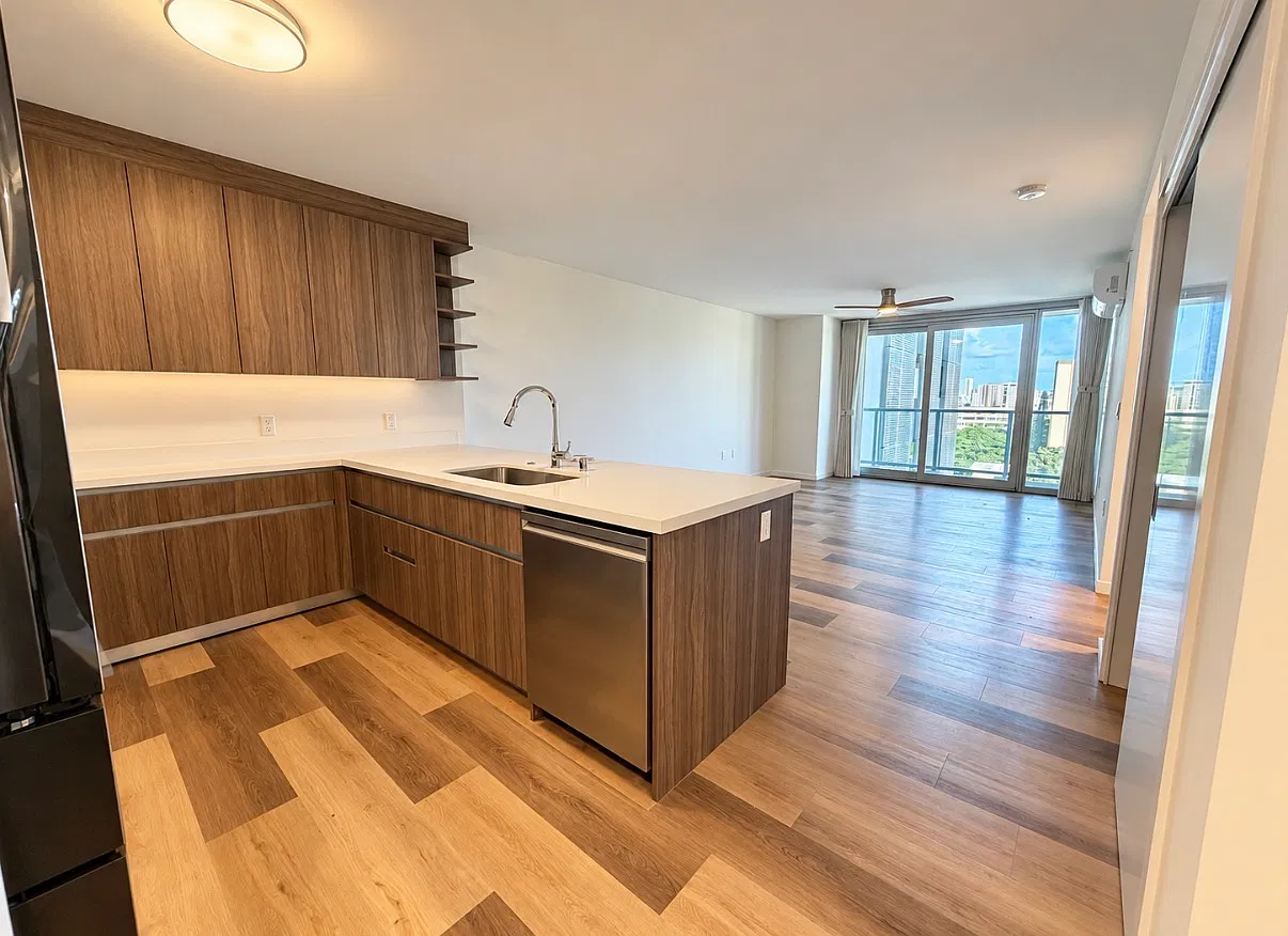 2 bed, 990 sqft, $4,400 — Photo 1