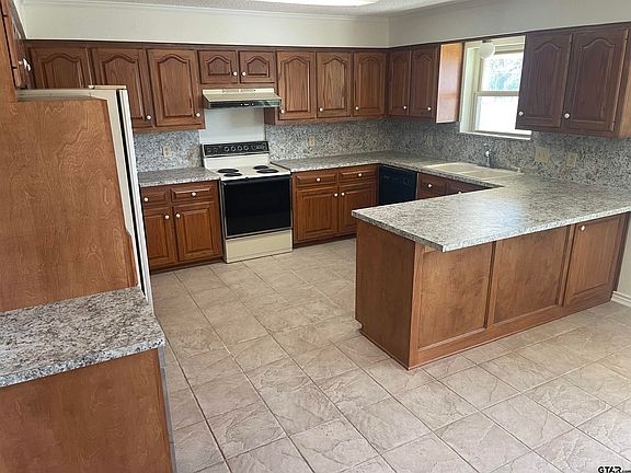 3rd image of 1624 County Road 1560