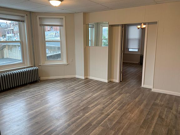 3rd image of 1286 Newport Ave #1
