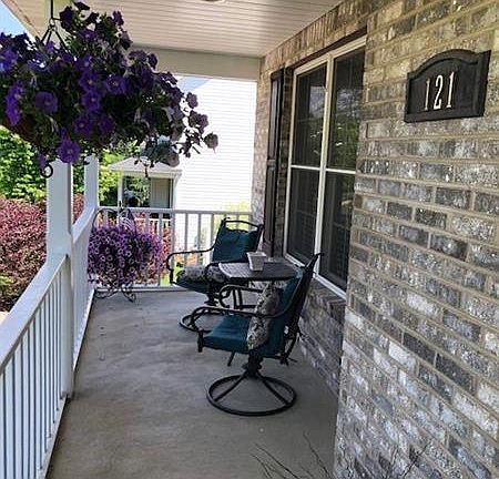 2nd image of 121 Orchard Dr