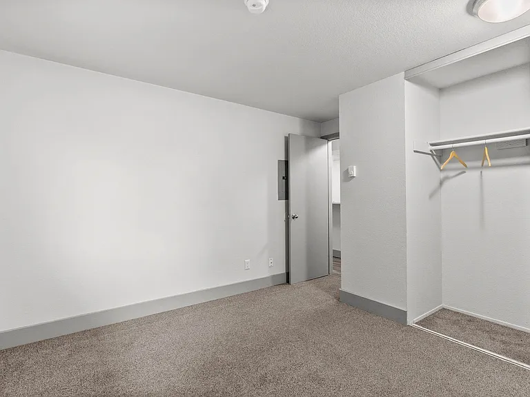Aero Apartments — Photo 39