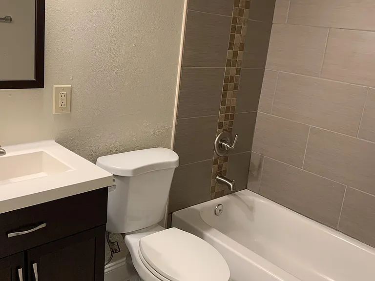 4318 Walker Ln — Photo 17