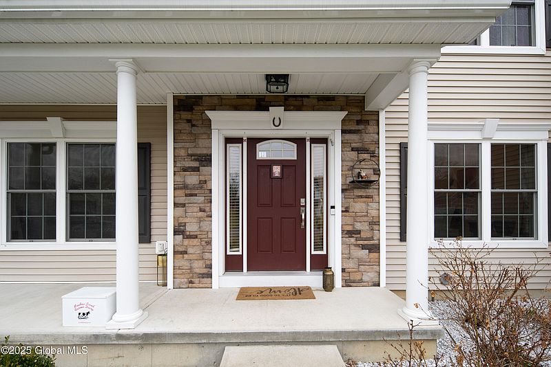 3rd image of 56 Haywood Lane