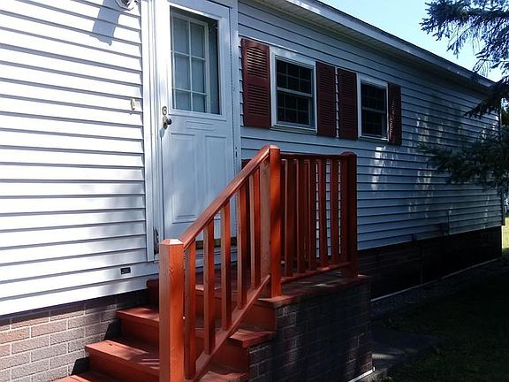 2nd image of 3 Garden Ln