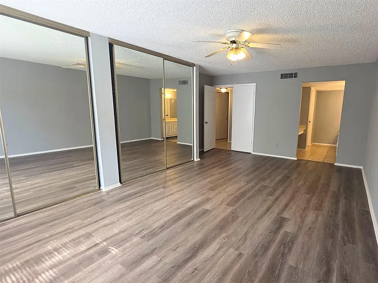 10526 Chapel Hill Dr — Photo 11