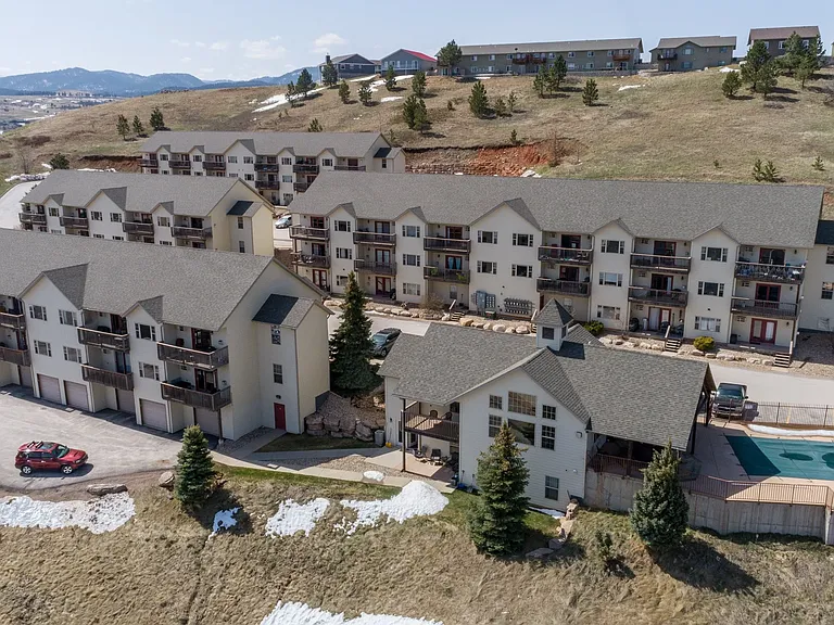 Iron Ridge Estates — Photo 2