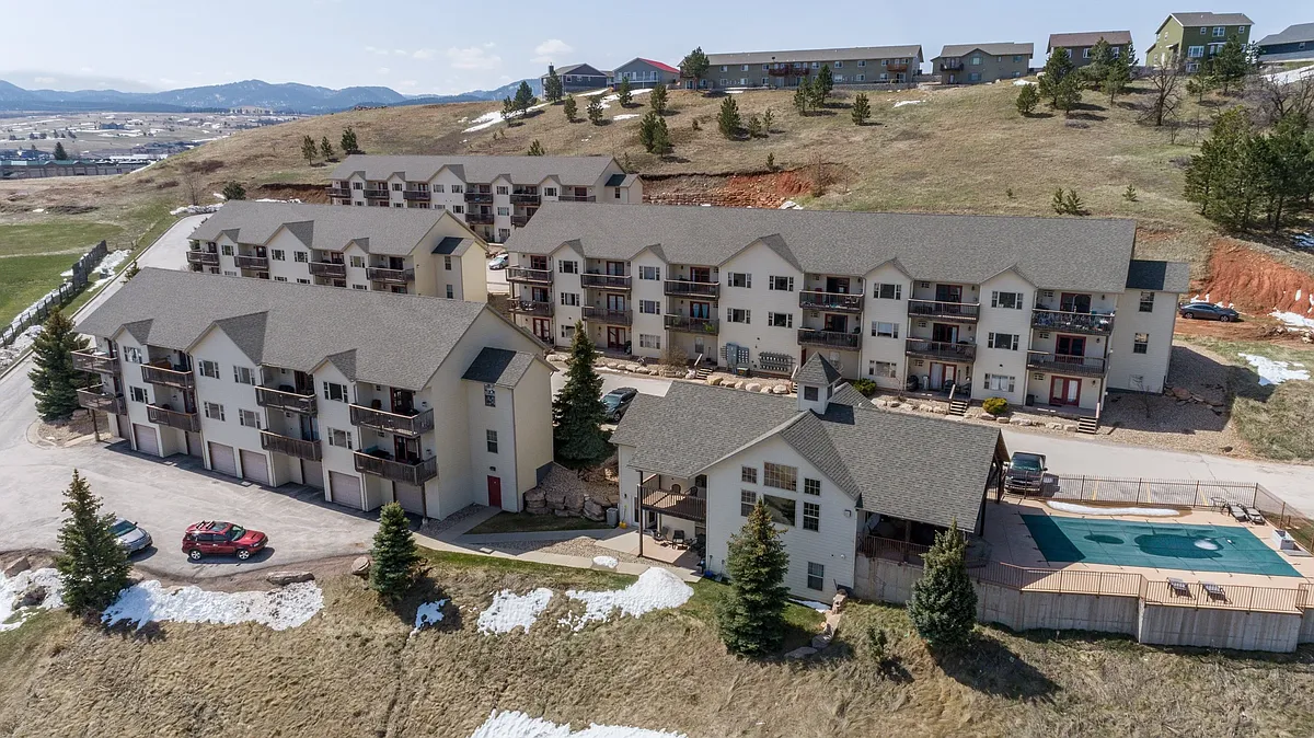 Building Photo - Iron Ridge Estates