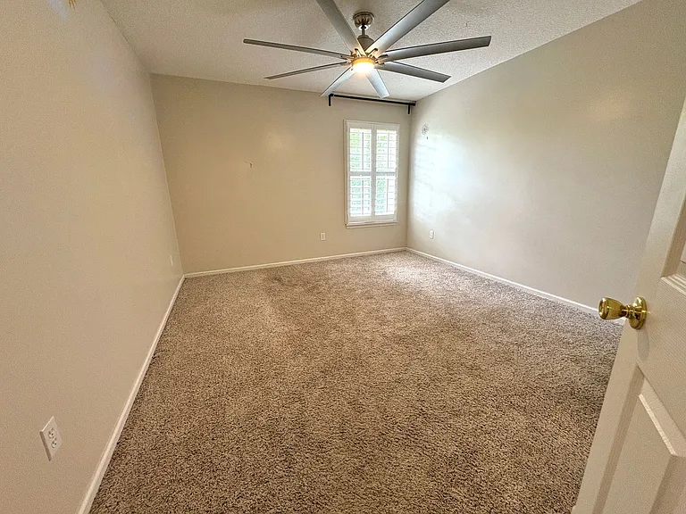 11288 Panther Creek Pkwy — Photo 21