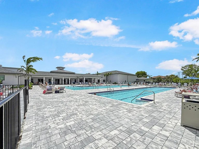 13586 Sabal Palm Ct #D — Photo 19