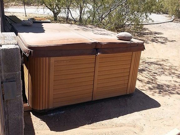 Hot tub