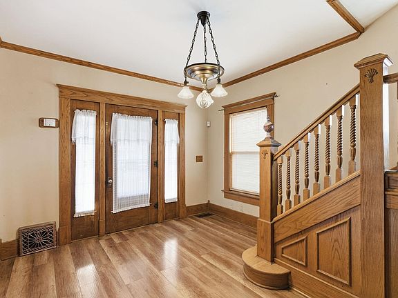 4th image of 1214 W Riverside Ave