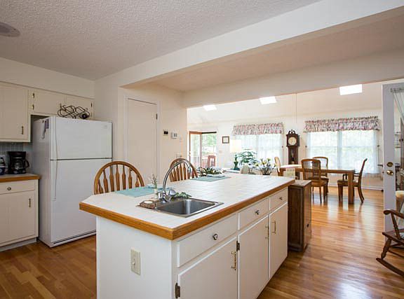 4th image of 2546 Lanier Ln