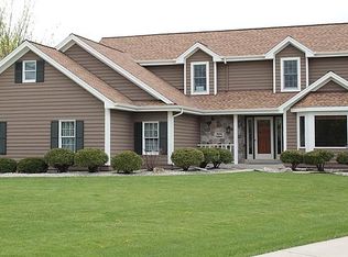 W150N10145 Summer Hill Ct, Germantown, WI
