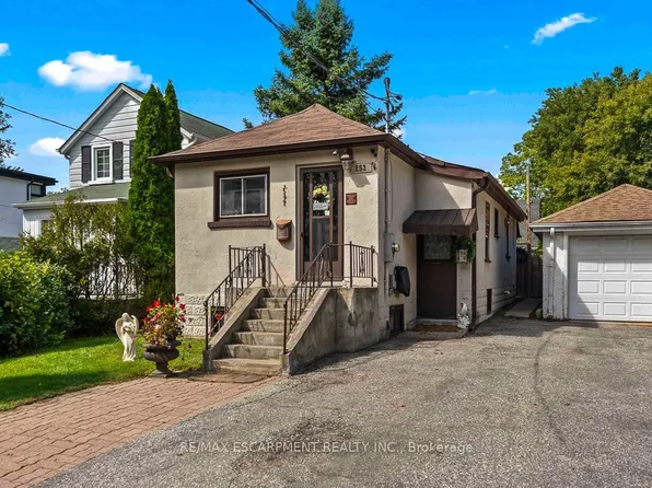 253 Eaglewood Blvd, Mississauga, ON L5G 1V9