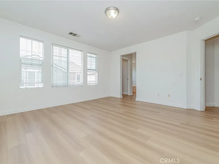 6937 Resina St — Photo 3
