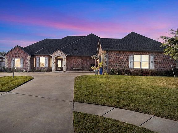 2nd image of 516 Kings Ct