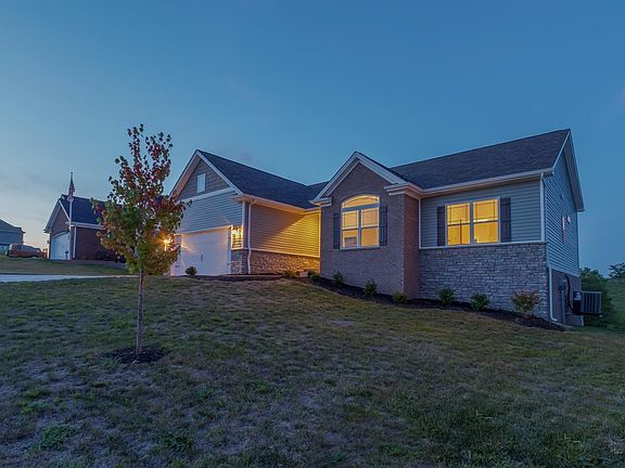5th image of 100 Whispering Pines Dr