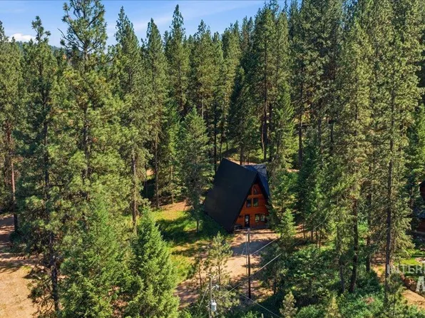 64 Fairway Dr, Garden Valley, ID 83622
