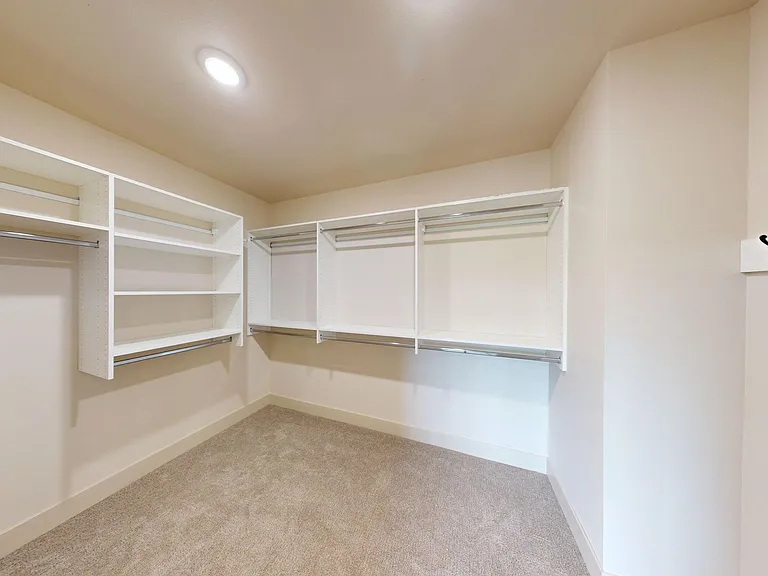 5631-5735 E Revere Dr — Photo 40