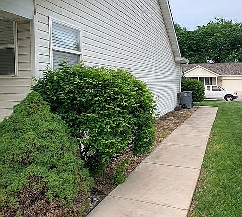 Sidewalk from front to rear 
