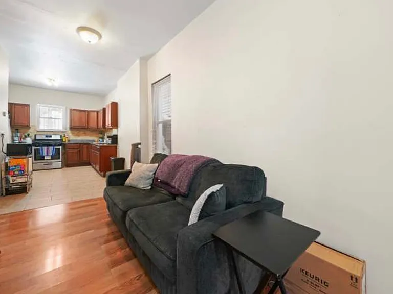 1642 N Campbell Ave #1 — Photo 2