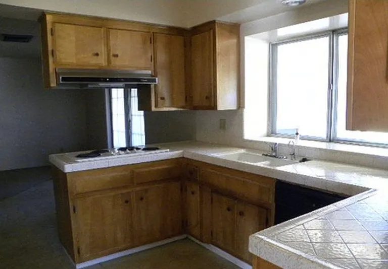 35004 Grape St #A — Photo 6