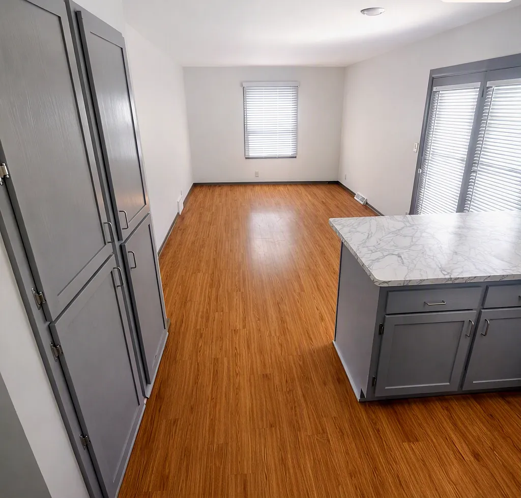 1074 Lowell Dr — Photo 3