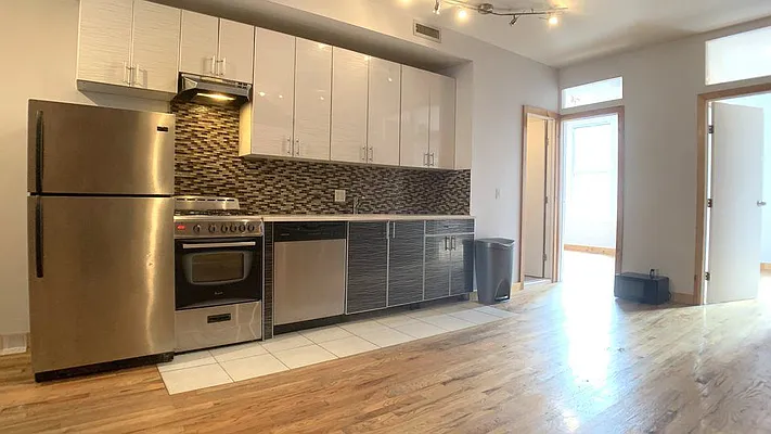 Rented by Nooklyn NYC LLC | media 19