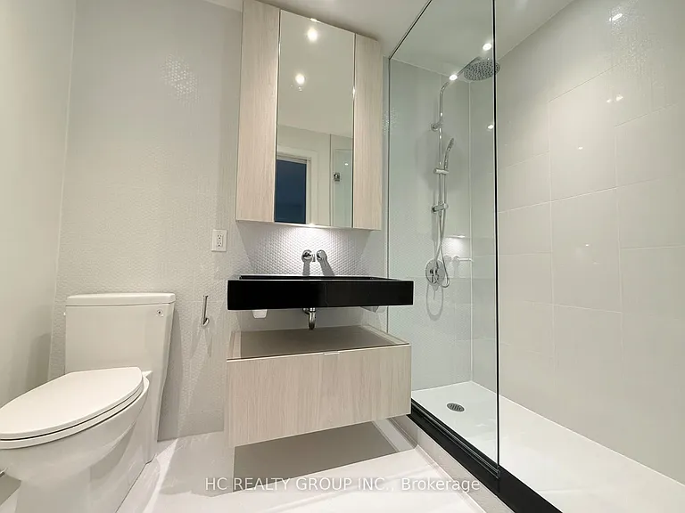 11 Yorkville Ave #1507 — Photo 12