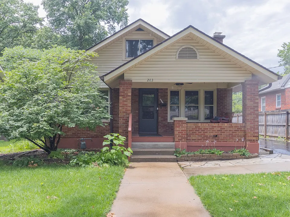 203 Edgewood Ave