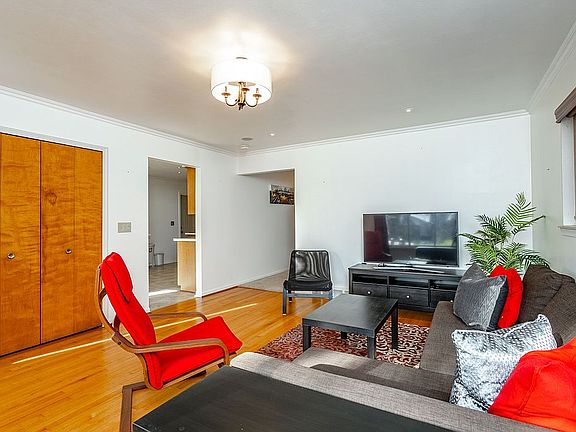 4th image of 37820 Dardanella St