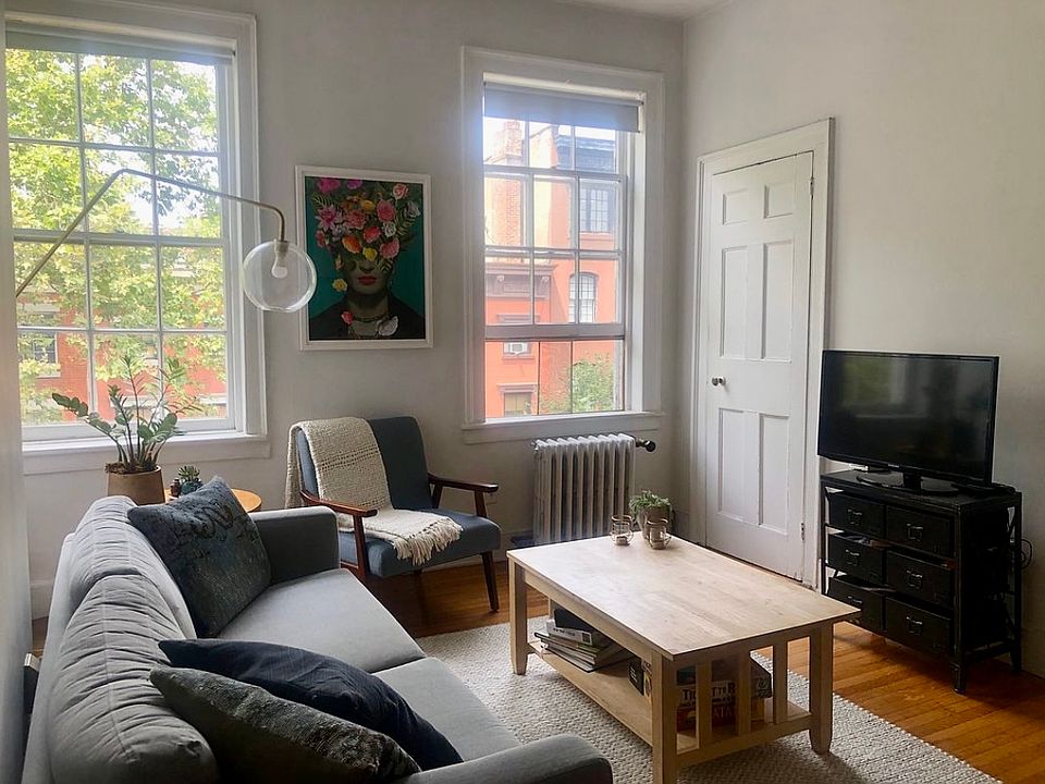 1st image of 137 Henry St #4
