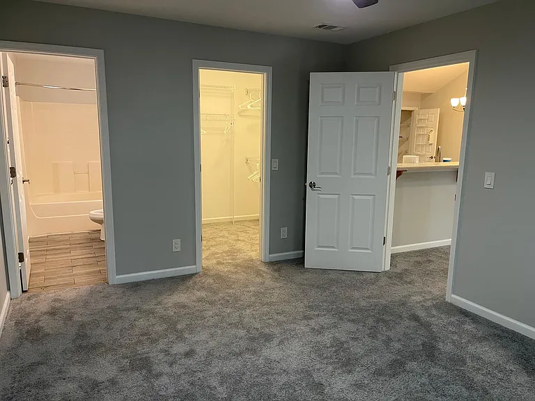 129 W Tisbury Ln — Photo 12