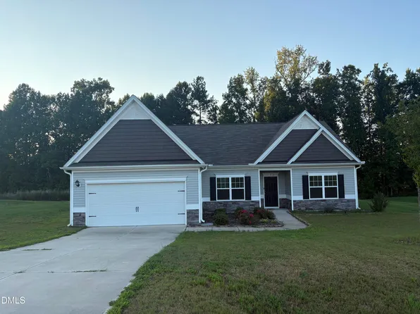 132 Lexington Dr, Sanford, NC 27332
